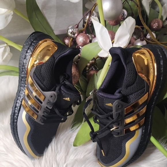 Adidas UltraBoost Metallic GoldSize:Mens5/Women6 Style: EG8102 New